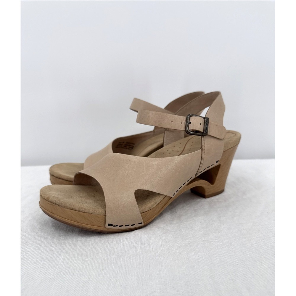 Dansko Womens Tasha Clog EU 38/7.5 Nude Leather Cut Out Platform Sandals Boho